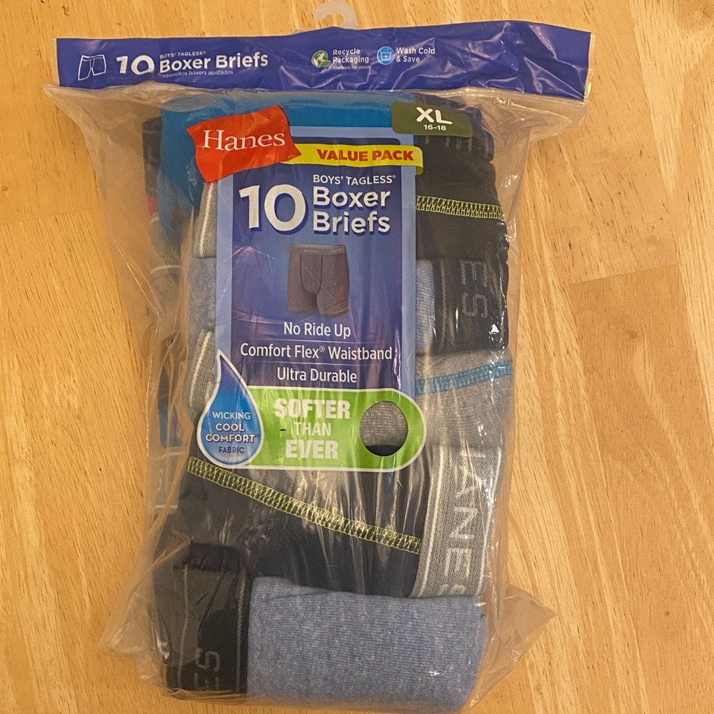 Hanes Boys' Tagless Boxer Briefs Value Pack